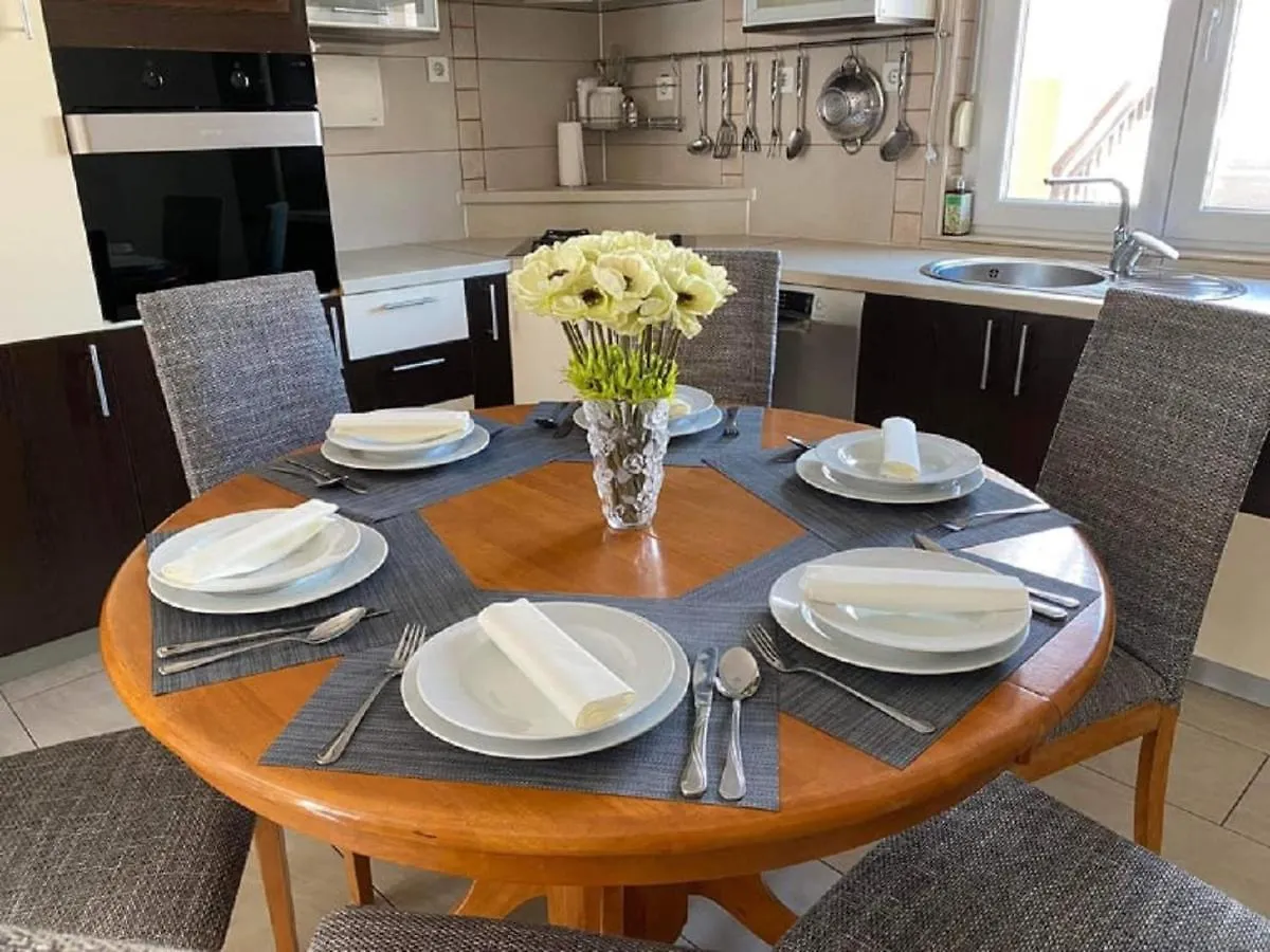 Apartman Zara بيوغْغاد نا موغو شقة