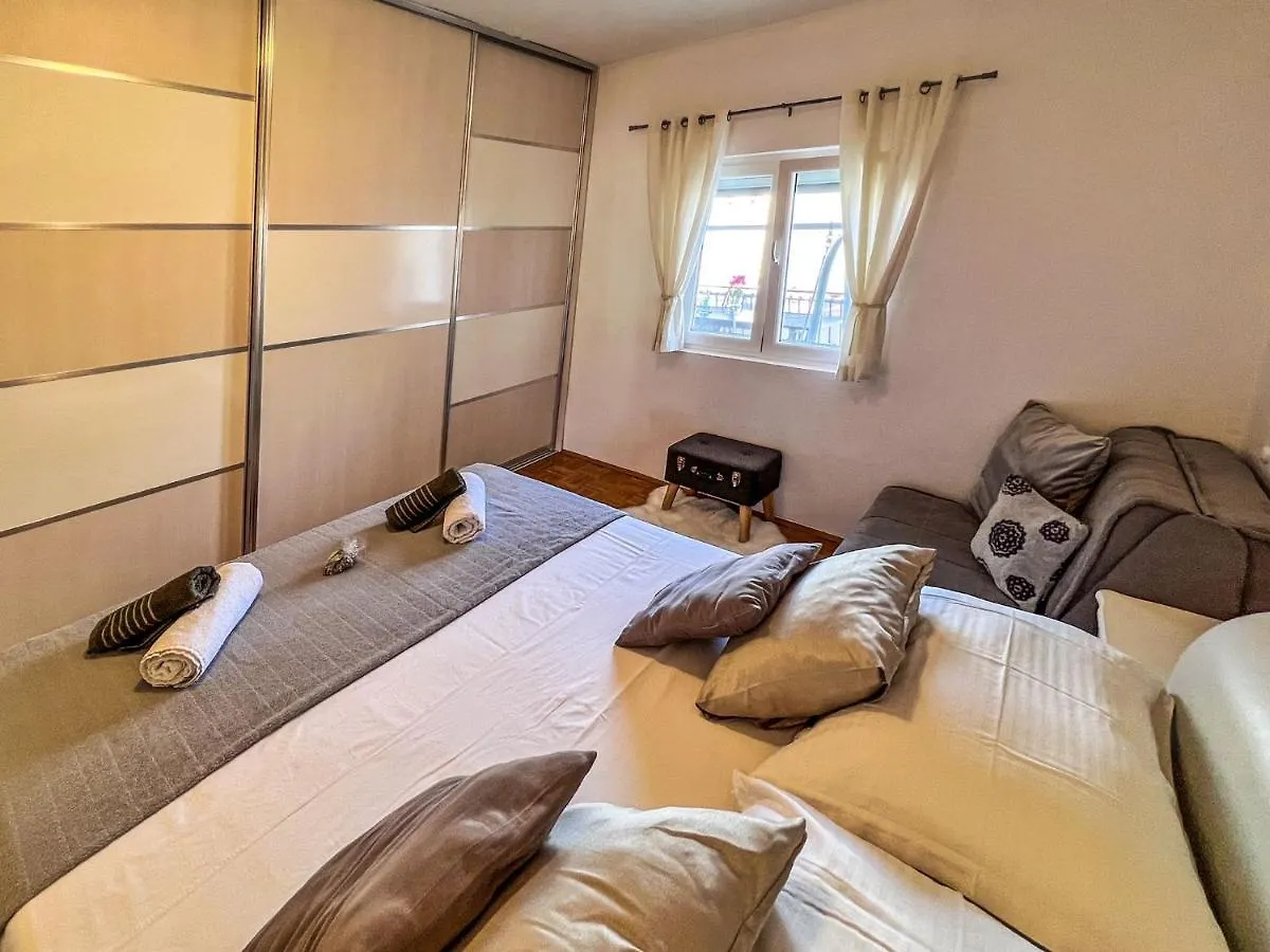 Apartman Zara Biograd Na Moru 0*,